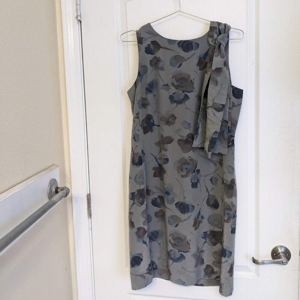 100% Silk Vintage 90's Fairy Gray & Blue Floral Knee Length Dress w/ Sash